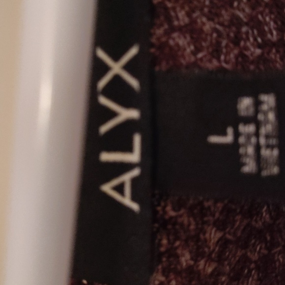 A l y x  women's shirt maroon in color with tie in the front size large - Picture 4 of 9